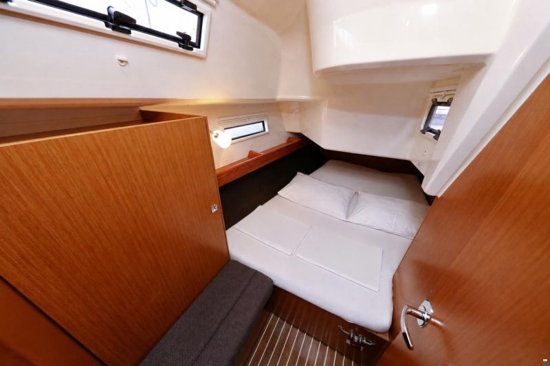 Bavaria Cruiser 37