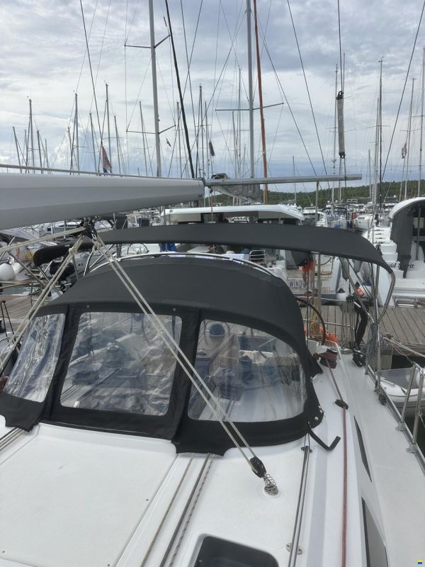 Bavaria Cruiser 37