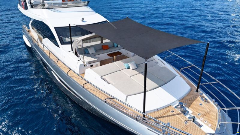 Azimut 72