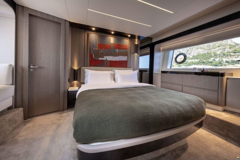 Azimut 72
