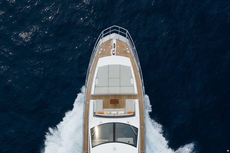 Azimut 72