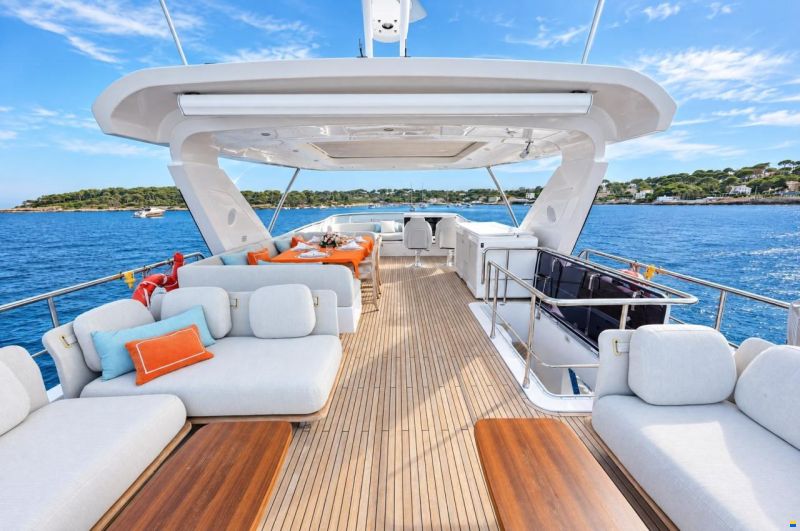 Azimut 72