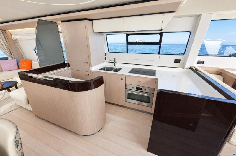 Azimut 72