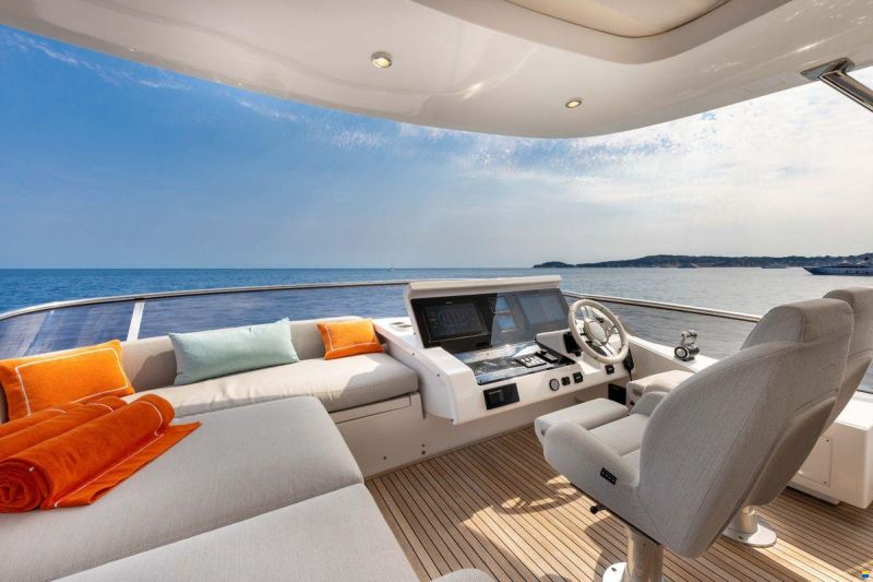 Azimut 72