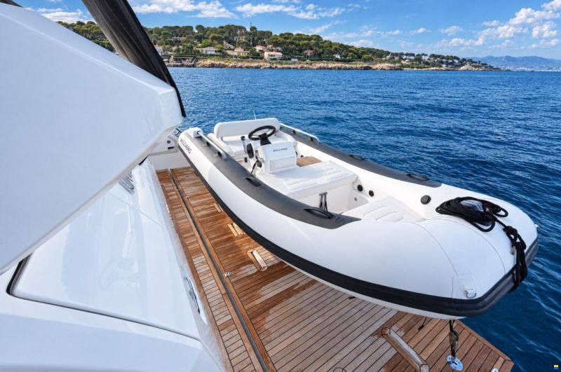 Azimut 72