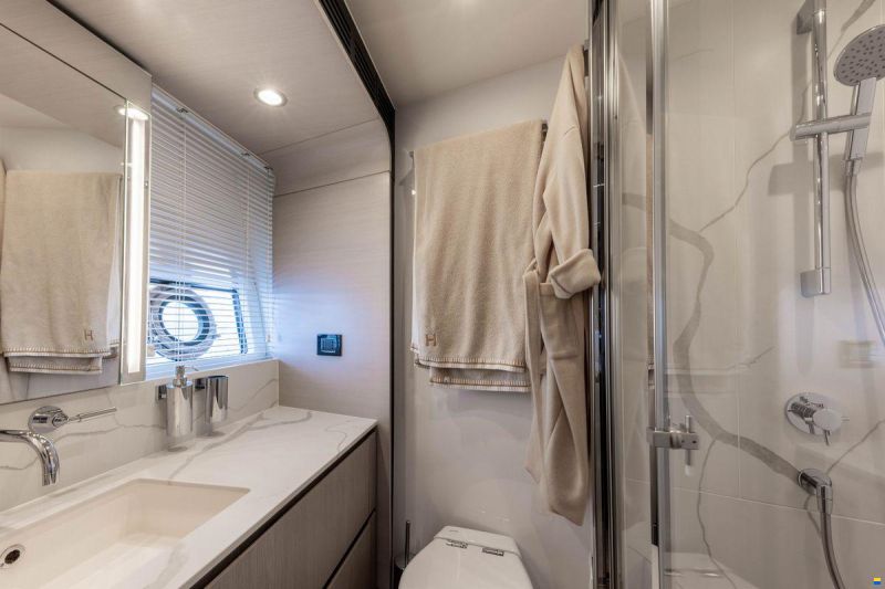 Azimut 72