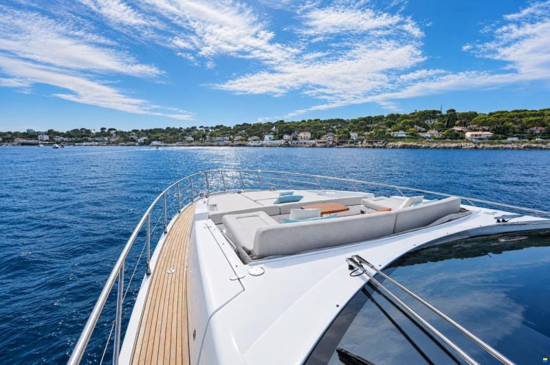 Azimut 72