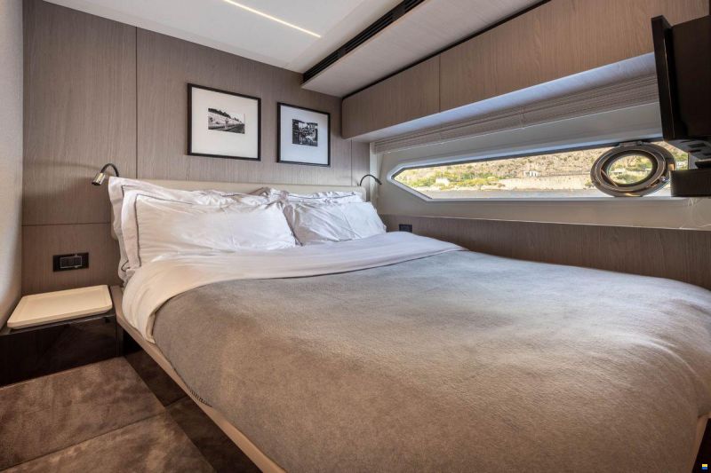 Azimut 72