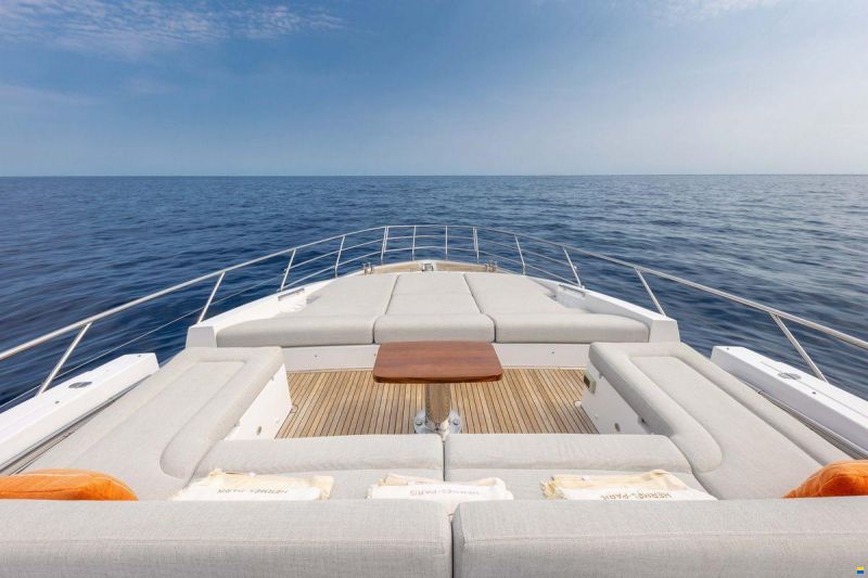 Azimut 72