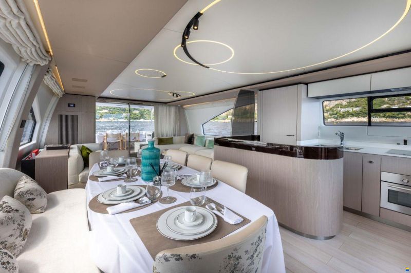 Azimut 72