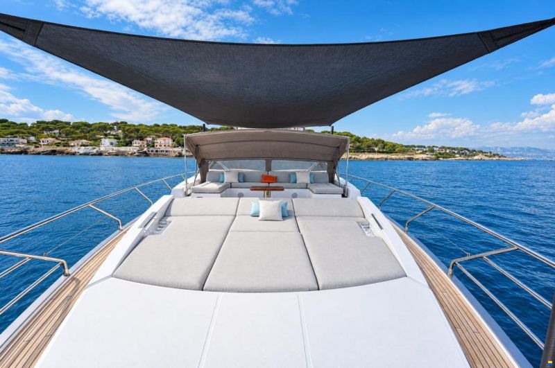 Azimut 72