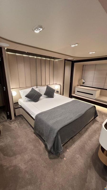 Azimut Grande 25