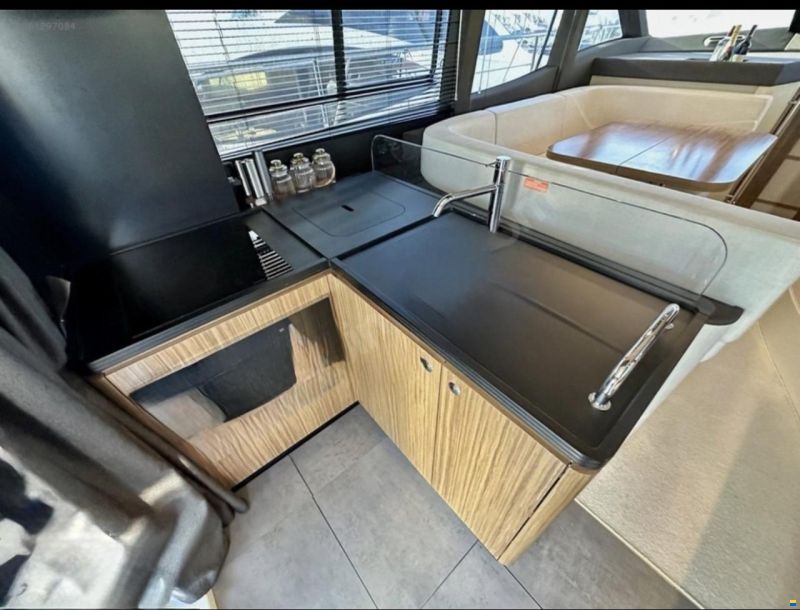 Azimut Grande 25