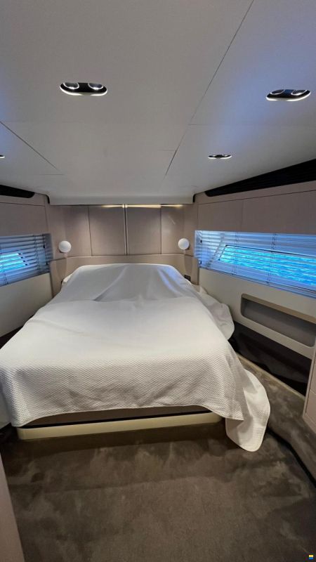 Azimut Grande 25