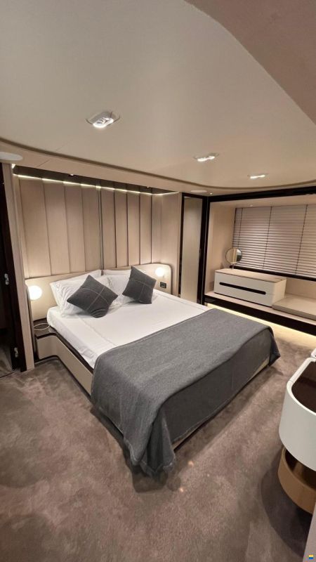 Azimut Grande 25