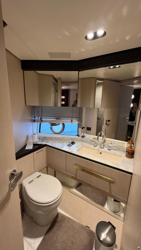 Azimut Grande 25
