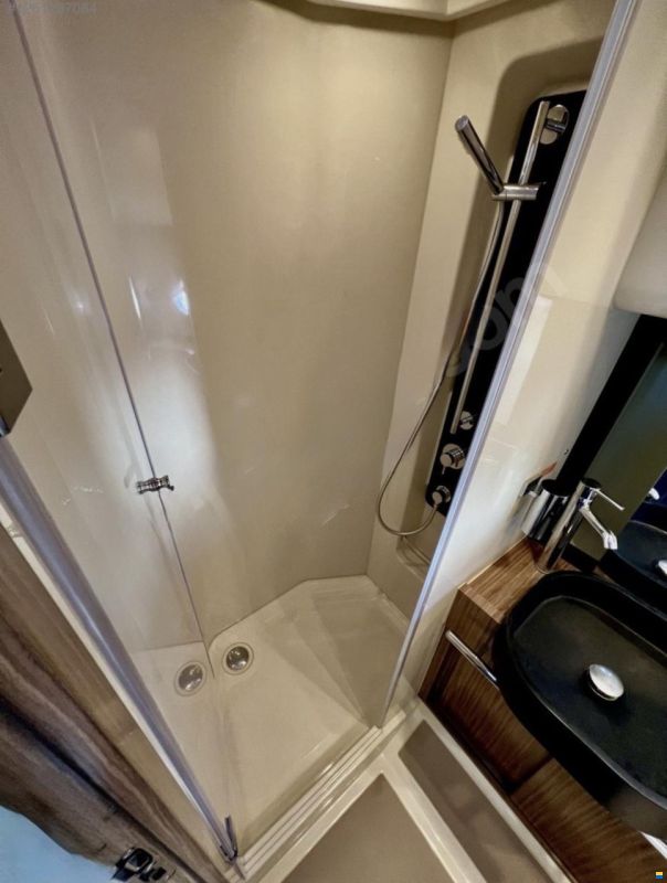 Azimut Grande 25