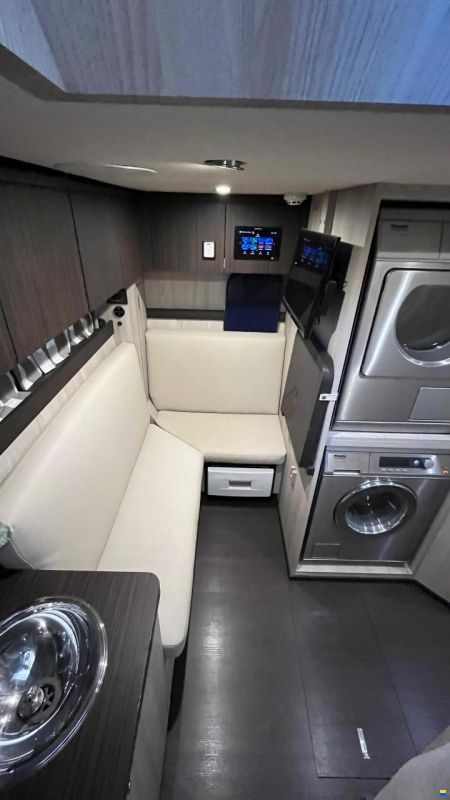 Azimut Grande 25
