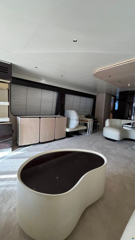 Azimut Grande 25