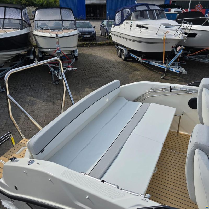 Quicksilver 605 Cruiser Deluxe + F115XL CT