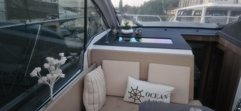 Sealine C330