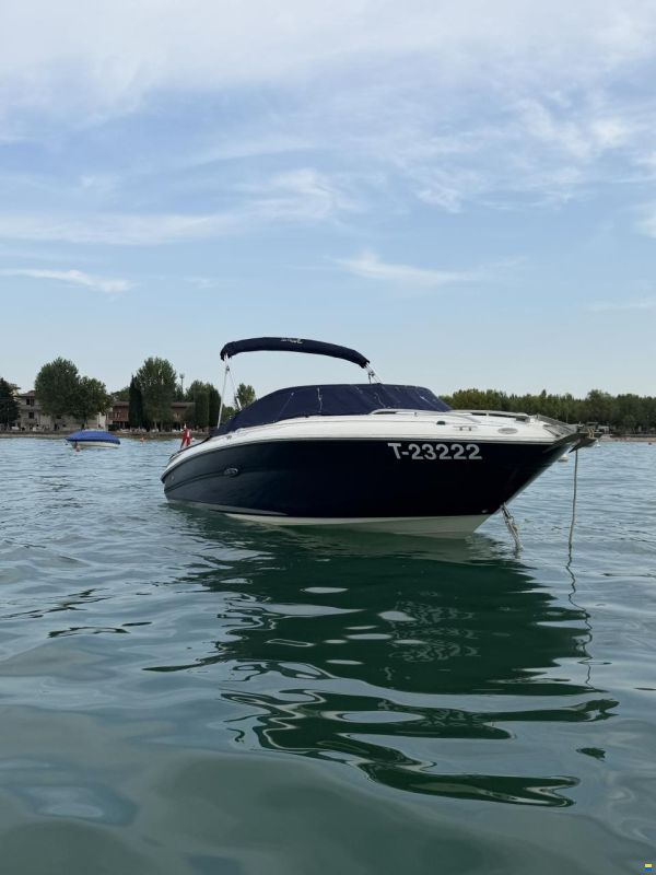 Sea Ray 220 SSE
