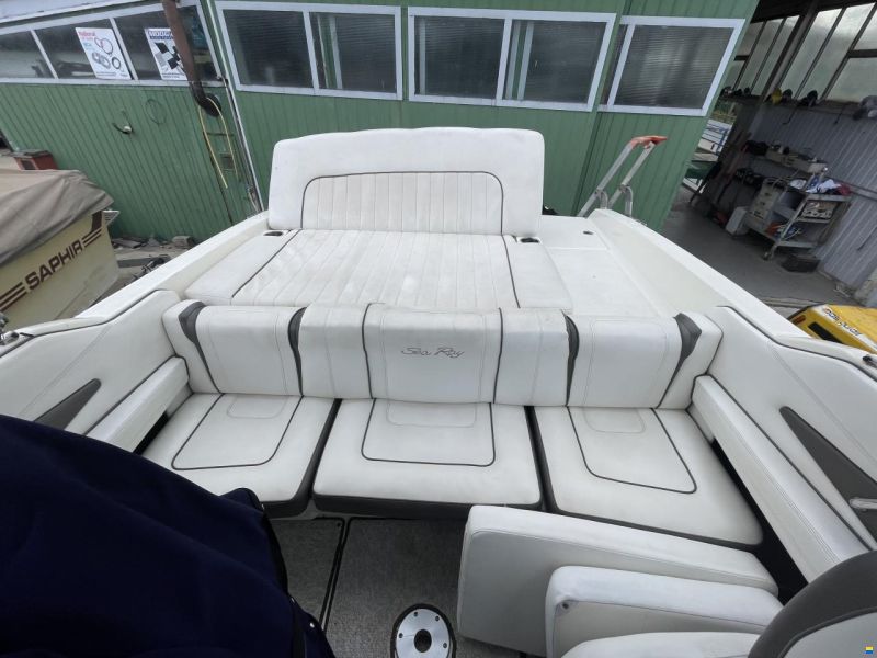 Sea Ray 220 SSE
