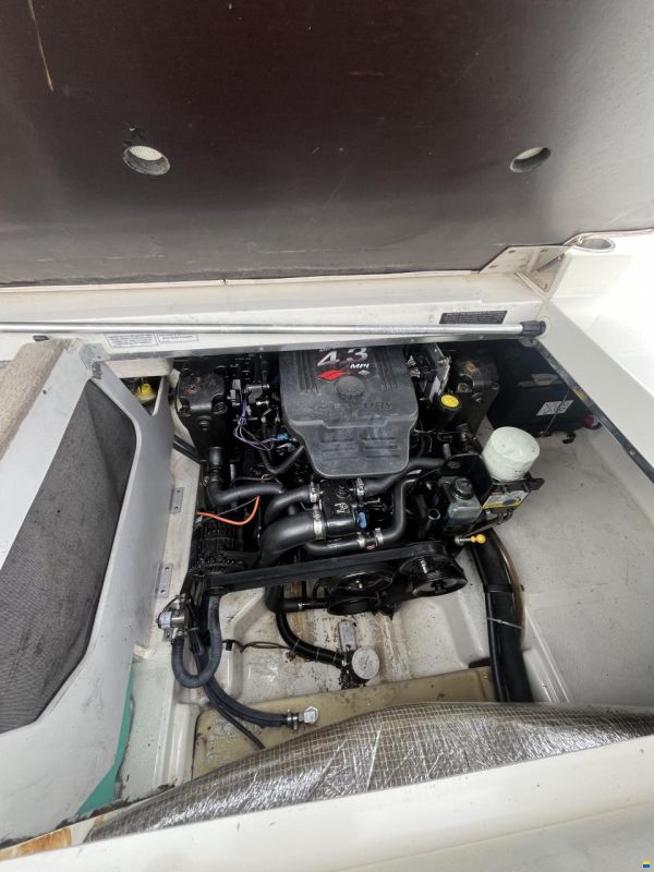 Sea Ray 220 SSE