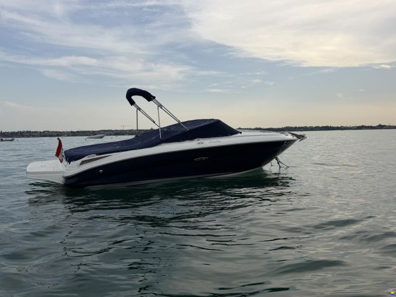 Sea Ray 220 SSE