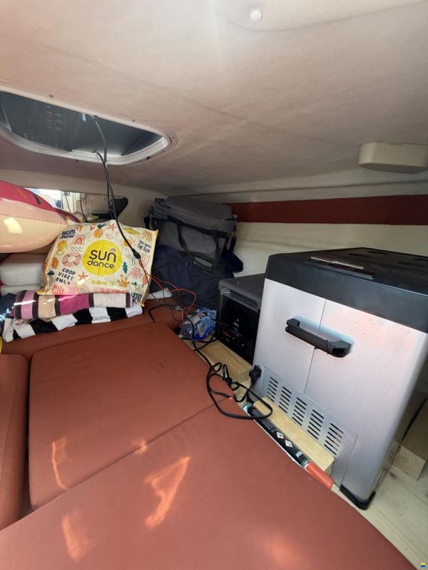 Sea Ray 220 SSE