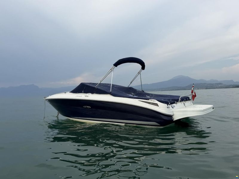 Sea Ray 220 SSE