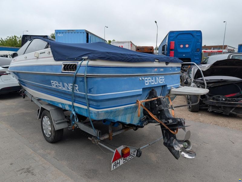Bayliner Capri