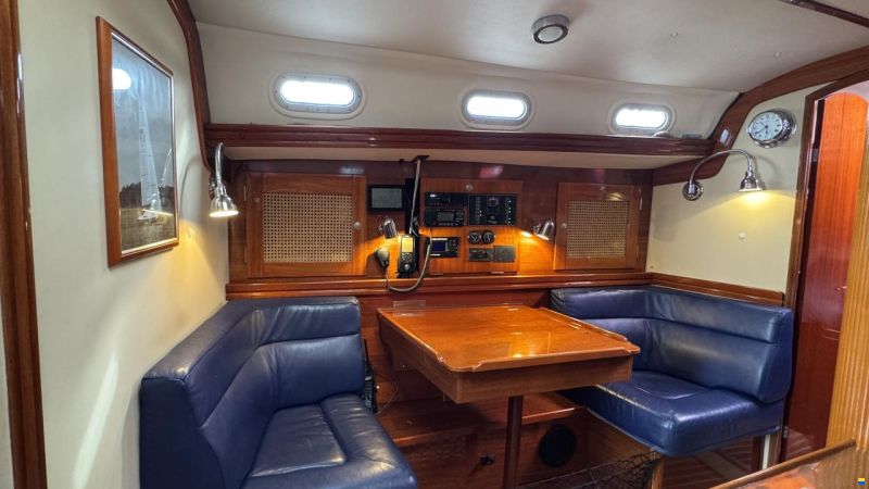 Hanse 371