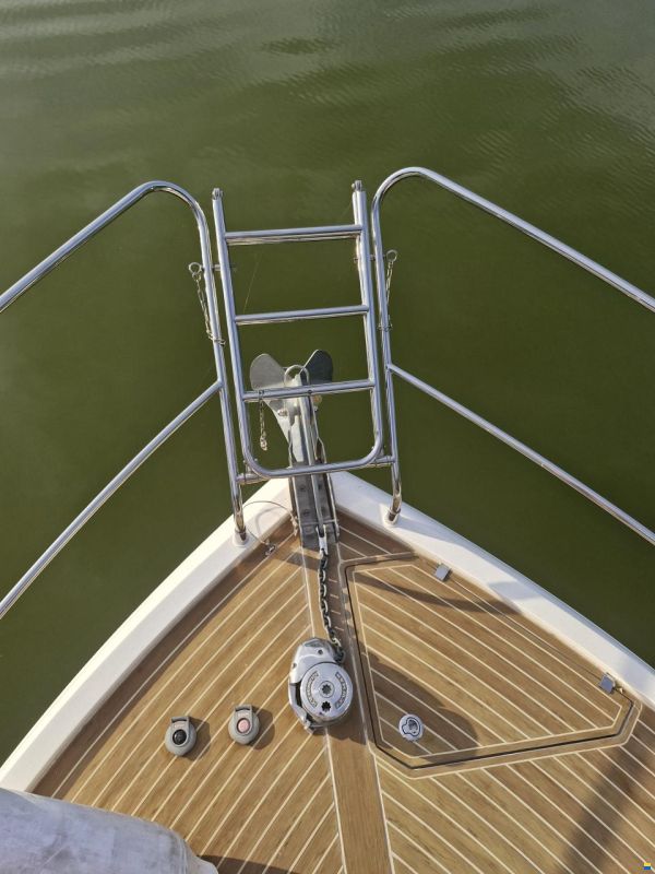 Broom 370