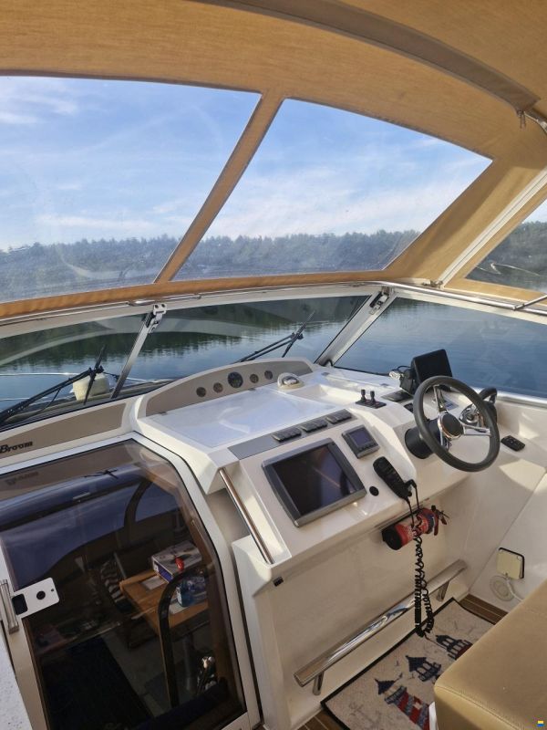 Broom 370