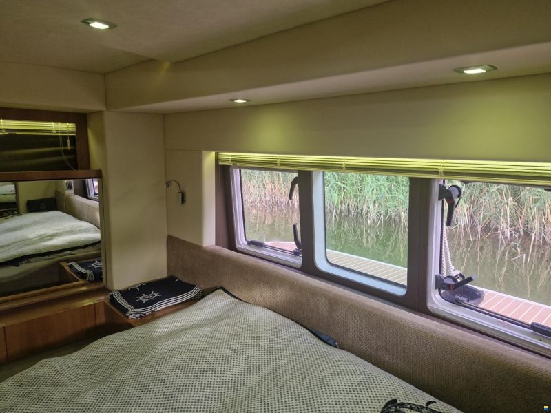 Broom 370