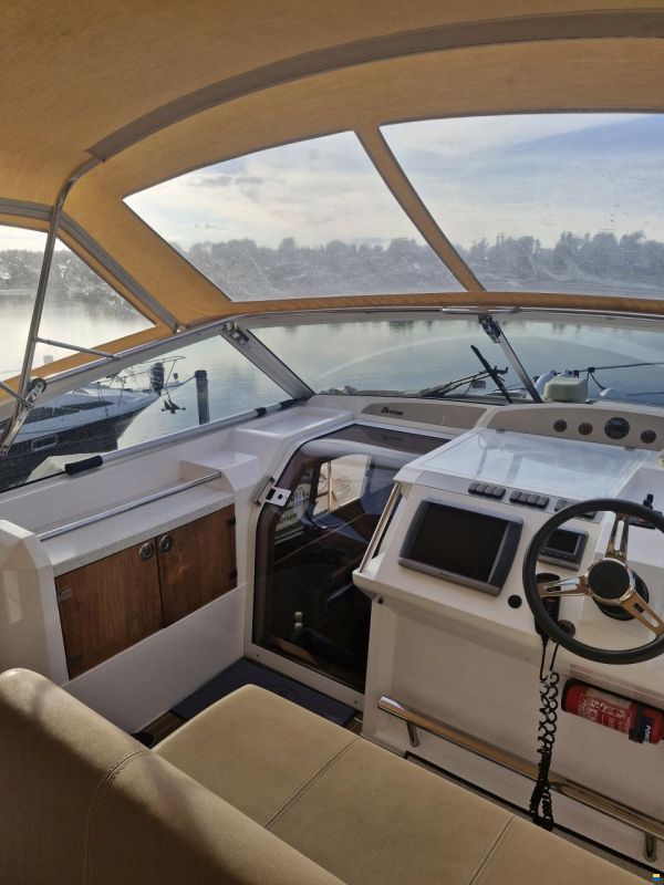 Broom 370