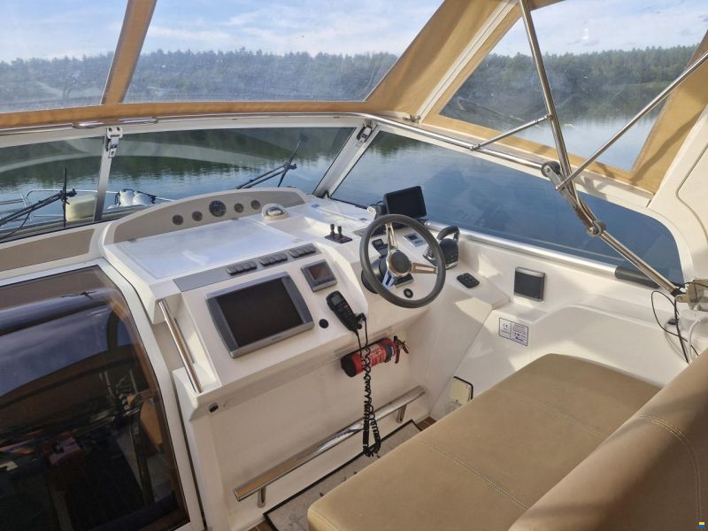 Broom 370