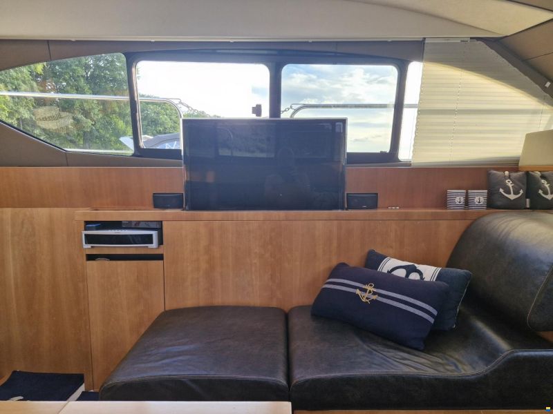 Broom 370