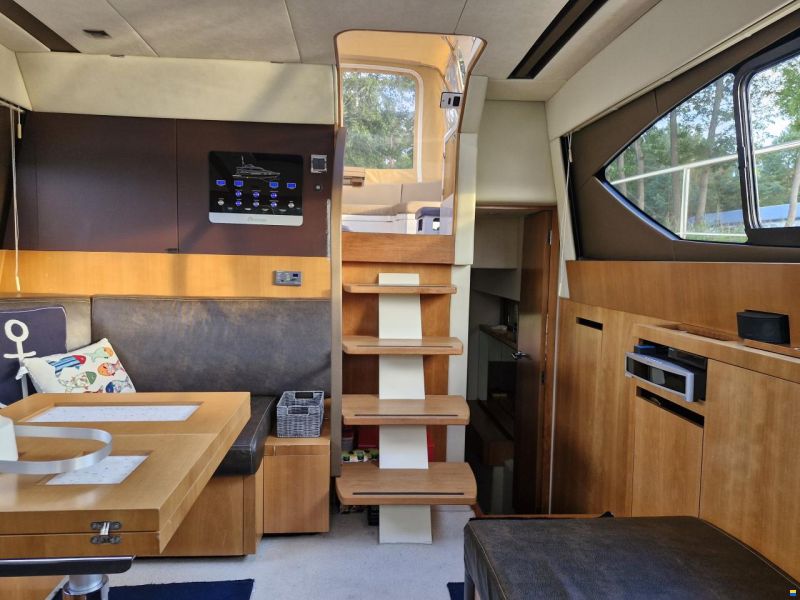 Broom 370