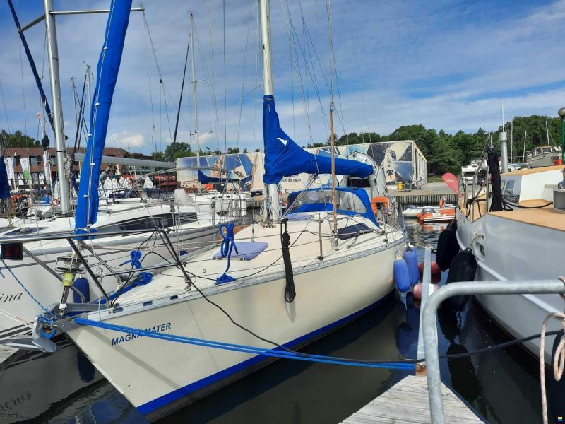 Beneteau First