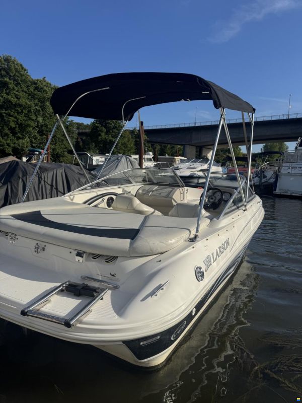 Larson 180 Sport Bowrider