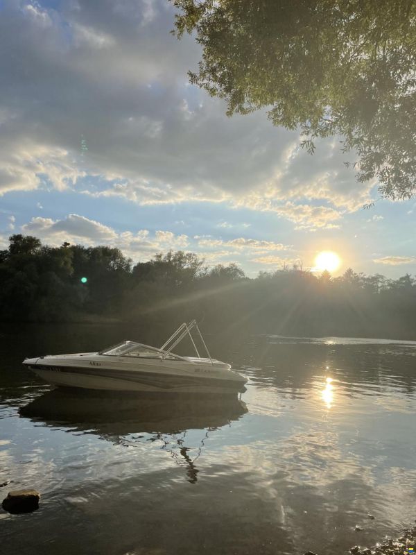 Larson 180 Sport Bowrider