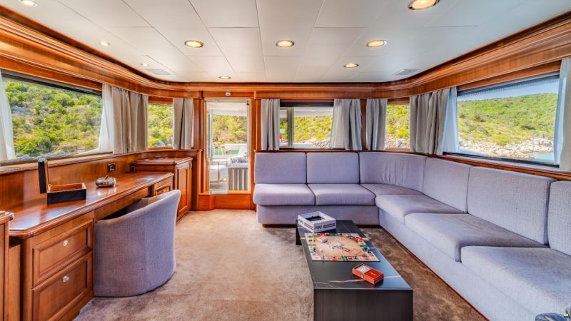 Ferretti Custom Line Navetta 30
