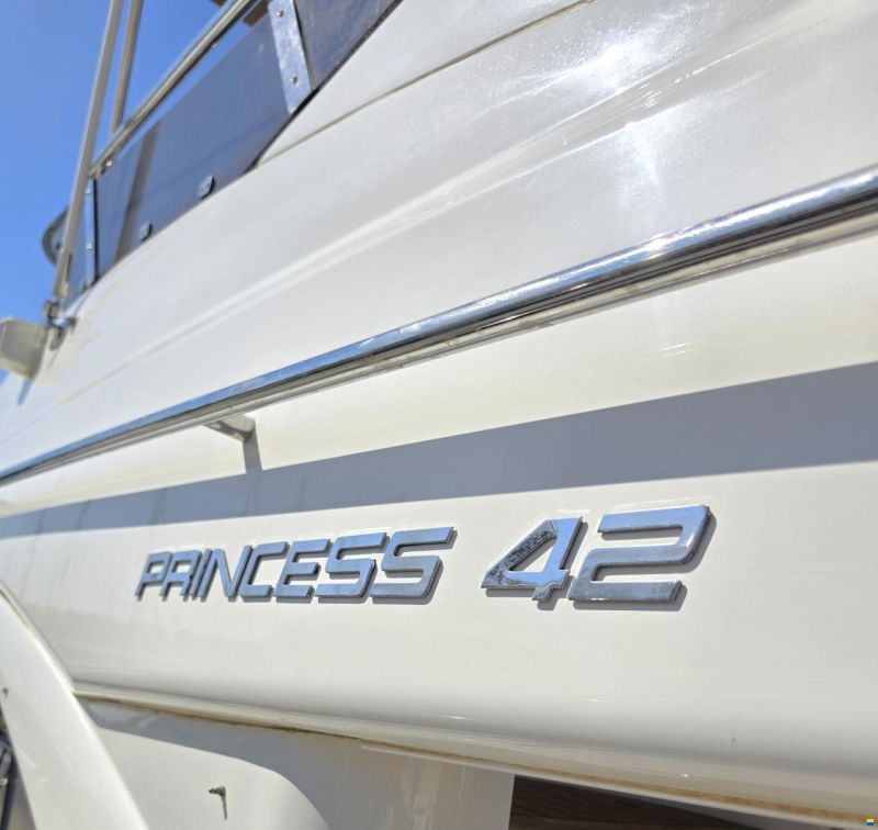 Princess 42 Fly