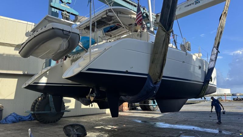 CNB Lagoon 380