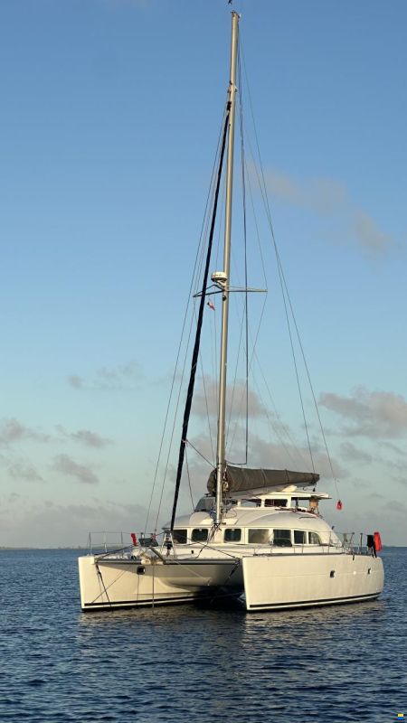 CNB Lagoon 380
