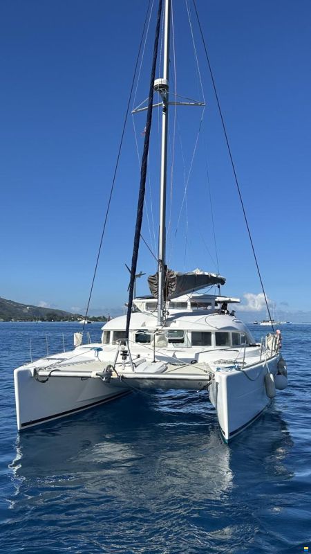 CNB Lagoon 380