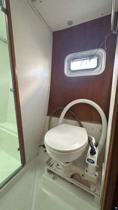 CNB Lagoon 380