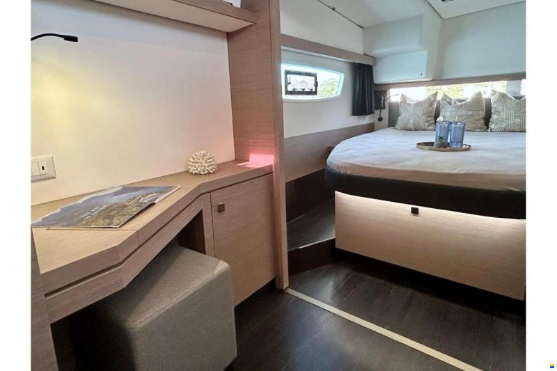 Fountaine Pajot Isla 40
